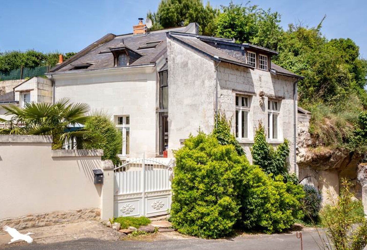 Maison en pierre de 4 pièces principales — photo 1