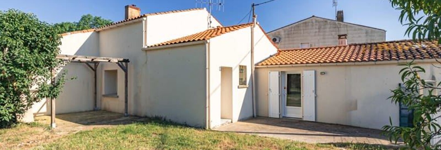 Maison 5 Pièces 93 m² à vendre à Saint-Hippolyte (17430)