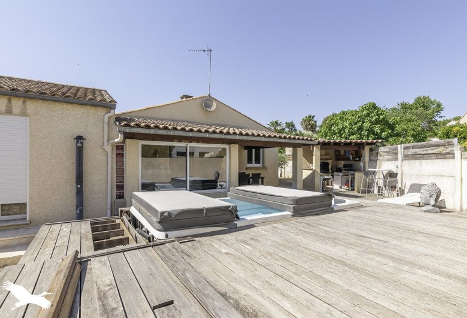 Villa de 6 pièces principales — photo 1