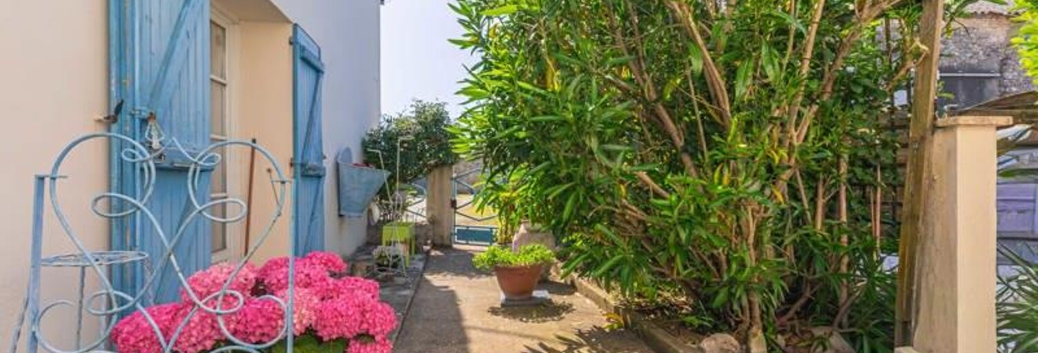 Maison 8 Pièces 212 m² à vendre à Sainte-Gemme (17250)