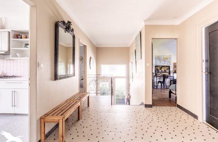Maison de ville de 7 pièces principales — photo 3