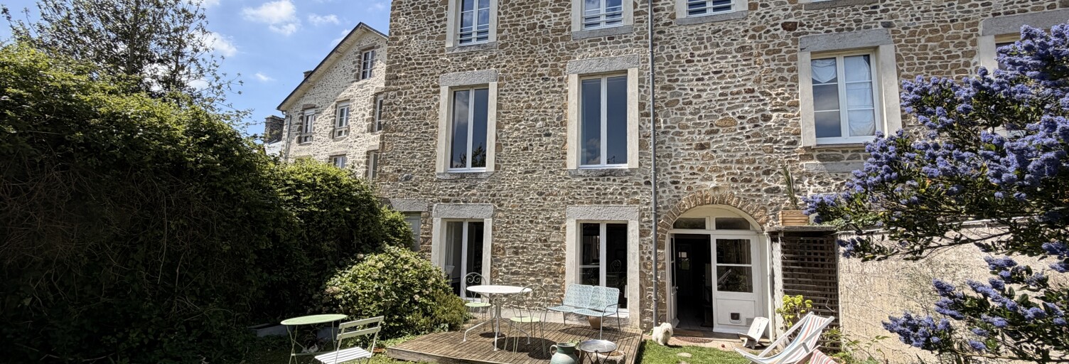Maison 9 Pièces 245 m² à vendre à Coutances (50200)