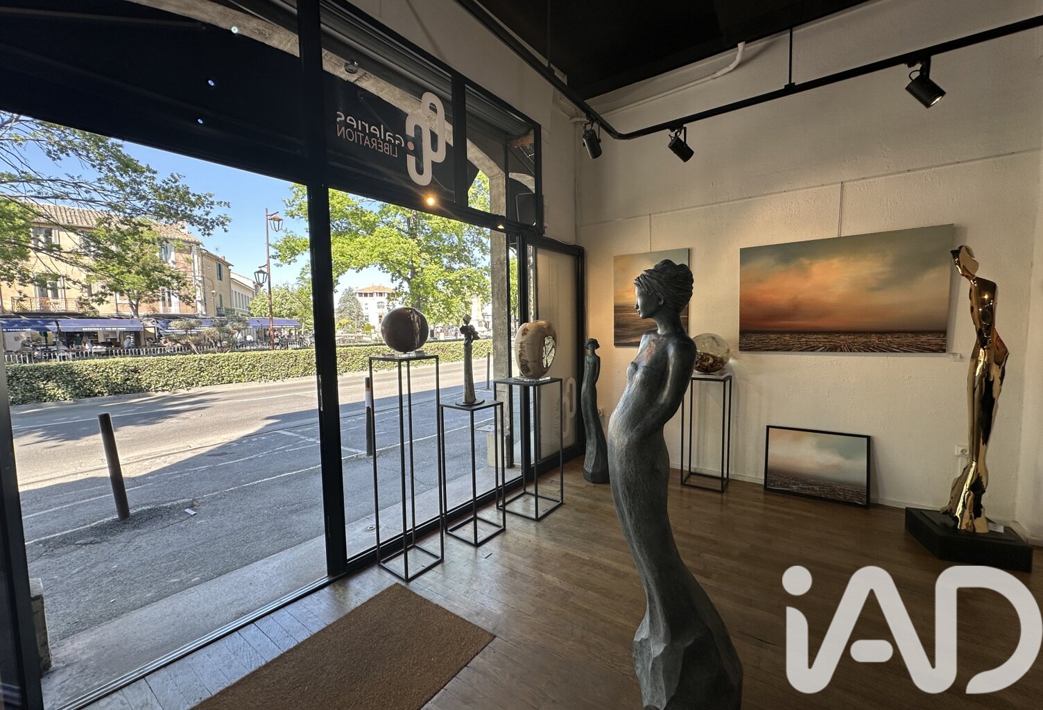 Vente Local commercial 50 m&sup2; — photo 1