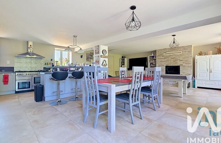 Vente Maison/villa 8 pièces — photo 2