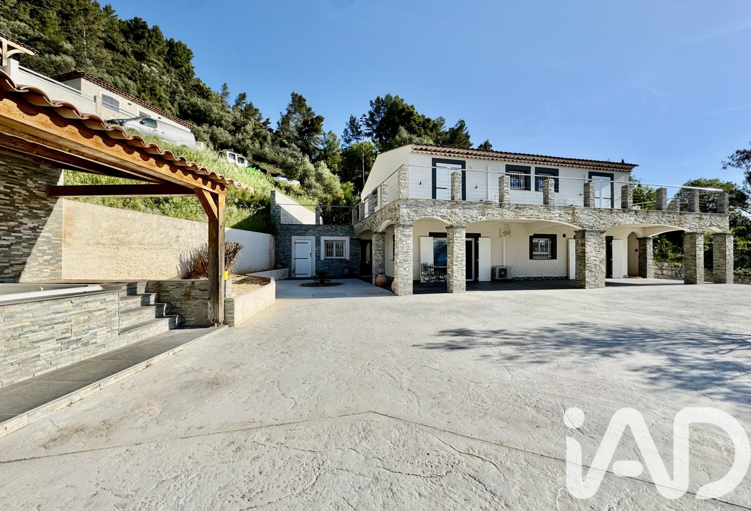 Vente Maison/villa 10 pièces — photo 1
