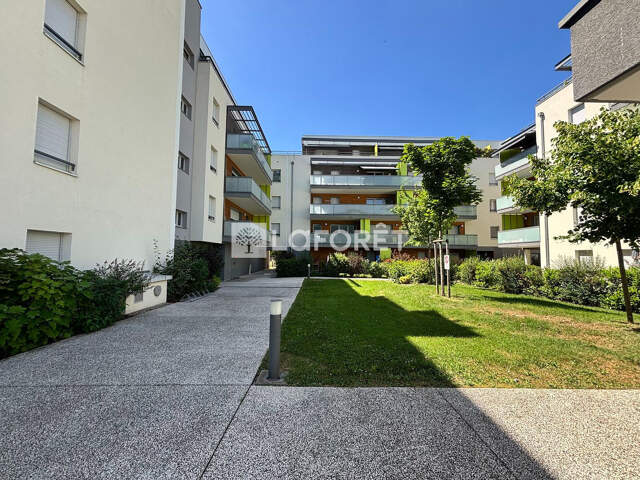 À VENDRE - Garage fermé - Saint-Alban-Leysse — photo du bien