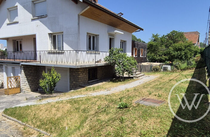 T5 avec Jardin, terrasse, garage et stationnement — photo 3