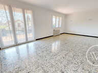 T5 avec Jardin, terrasse, garage et stationnement — photo 4