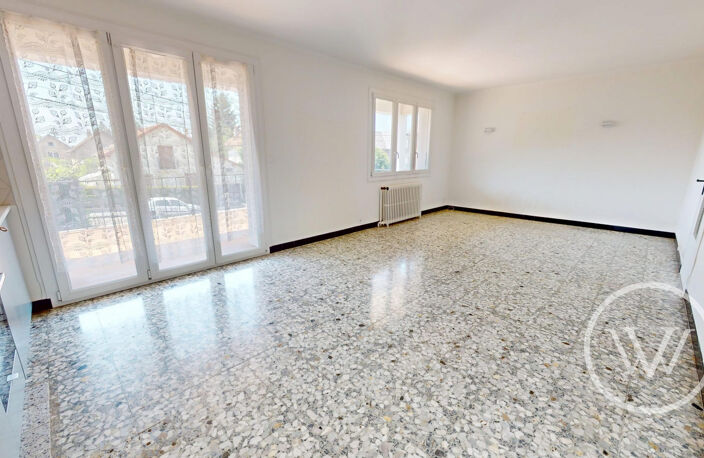 T5 avec Jardin, terrasse, garage et stationnement — photo 4