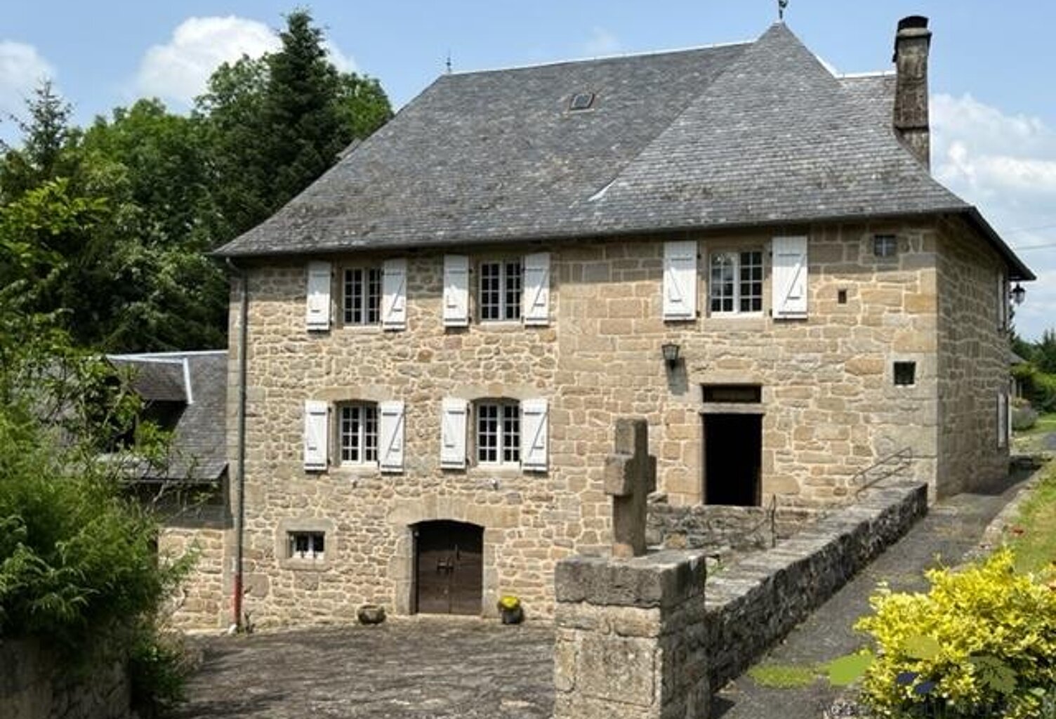 CORREZE — photo 1