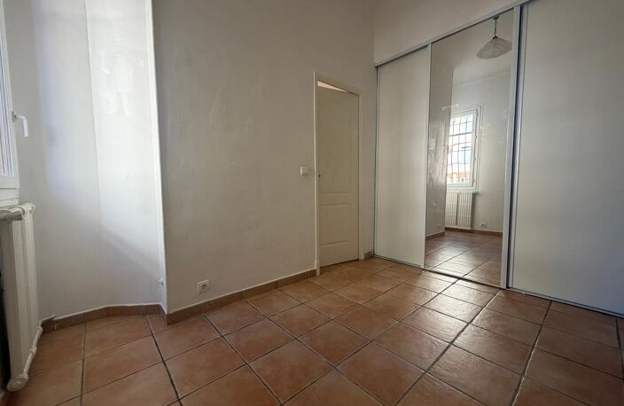 Bas Cimiez, proche commodités, beaux volumes, bon état, entrée indépendante, calme — photo 4