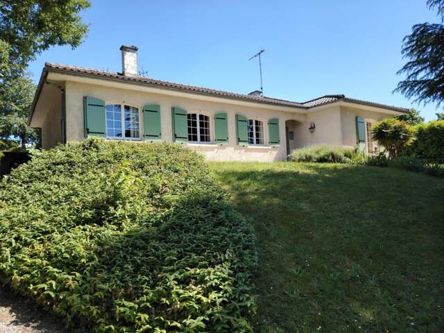 A vendre commune de Migné Auxances dans un environnement calme et verdoyant grande maison de plain pied de 180 m² — photo du bien