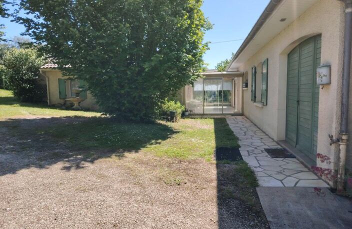 A vendre commune de Migné Auxances dans un environnement calme et verdoyant grande maison de plain pied de 180 m² — photo 2