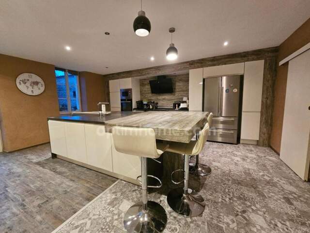 Maison coup de cœur- Charentaise de caractère 6 chambres – 300 m² de confort et d'authenticité ASNIERES SUR NOUERE — photo du bien