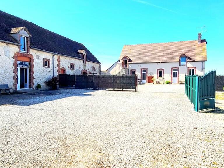 CHARTRES - ENSEMBLE IMMOBILIER  - HABITATION 175 m² AVEC GRANGE 200 m² - PARCELLES  5000 m2 — photo 1