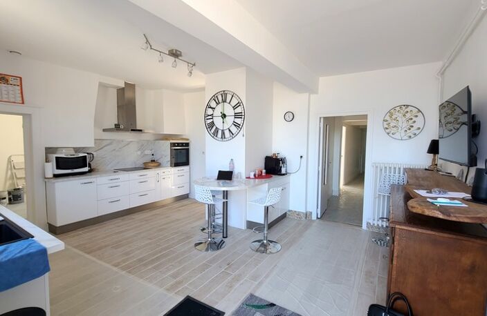 CHARTRES - ENSEMBLE IMMOBILIER  - HABITATION 175 m² AVEC GRANGE 200 m² - PARCELLES  5000 m2 — photo 4