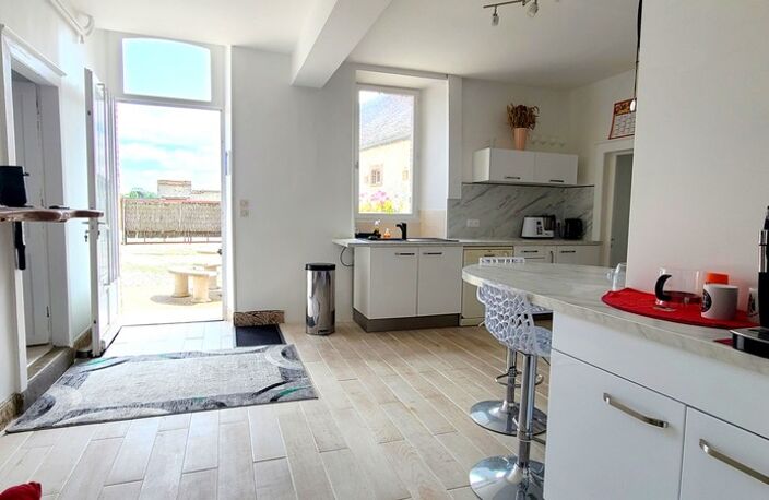 CHARTRES - ENSEMBLE IMMOBILIER  - HABITATION 175 m² AVEC GRANGE 200 m² - PARCELLES  5000 m2 — photo 5