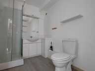 Appartement de type F4 Bis - 5 pièces - 120 m2 - MONTECHEROUX — photo 4