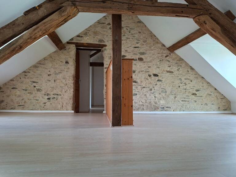 Jolie maison authentique en pierre, Au coeur des Alpes Mancelles, 160m2 surface totale sur Cave, 66 m2 Séjour, jardin clos, 3 chambres et Pièce palière — photo 1
