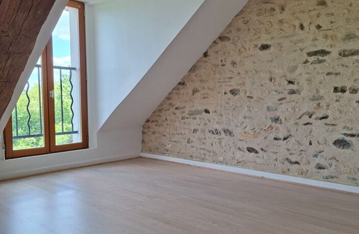 Jolie maison authentique en pierre, Au coeur des Alpes Mancelles, 160m2 surface totale sur Cave, 66 m2 Séjour, jardin clos, 3 chambres et Pièce palière — photo 2