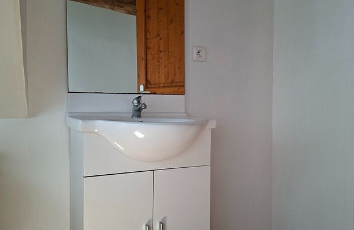 Jolie maison authentique en pierre, Au coeur des Alpes Mancelles, 160m2 surface totale sur Cave, 66 m2 Séjour, jardin clos, 3 chambres et Pièce palière — photo 5