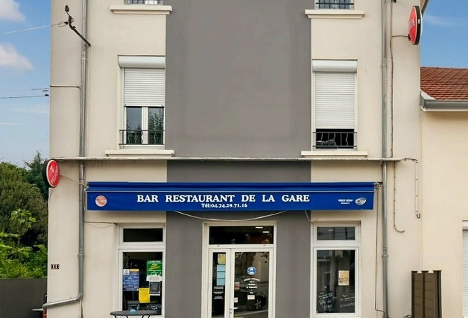 Immeuble à vendre SALAISE SUR SANNE (38) 3 appartements et un local commercial — photo 1