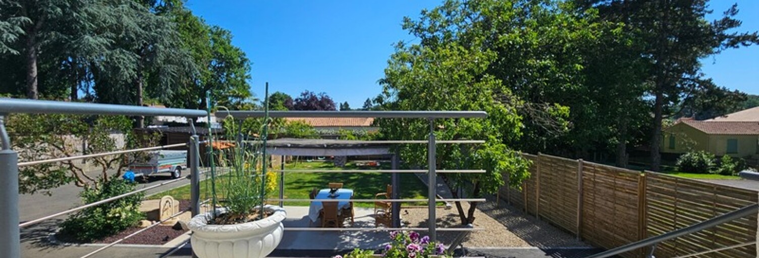 Maison 10 Pièces 243 m² à vendre à Essarts-en-Bocage (85140)