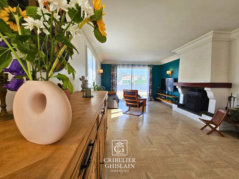Maison familiale rénovée 240 m² – 10 pièces – 4 chambres – Essarts-en-Bocage (85) — photo 1