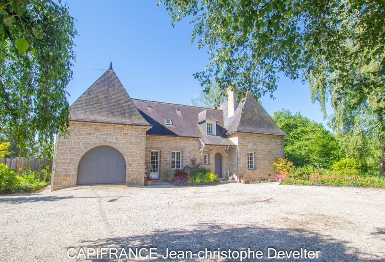 GORRON (53) Propriete à vendre propriété 5 chambres sur terrain de 3170 m2 — photo 1