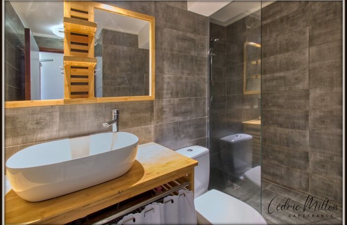 T1 bis meublé avec mezzanine – Sainte-Anne, Domaine de Belfond — photo 4