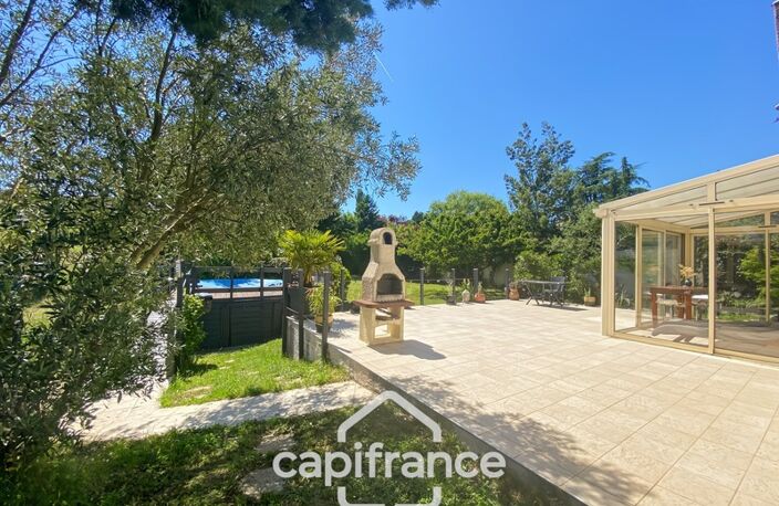 Maison familiale d'environ 100 m2 avec piscine, terrain arboré et grand garage au calme de la campagne ardéchoise — photo 2