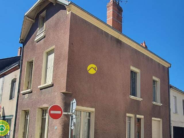 Maison de bourg avec garage  — photo du bien