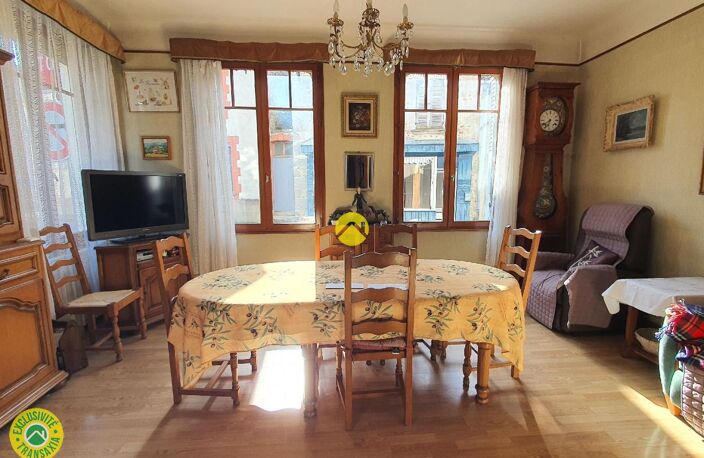 Maison de bourg avec garage  — photo 2