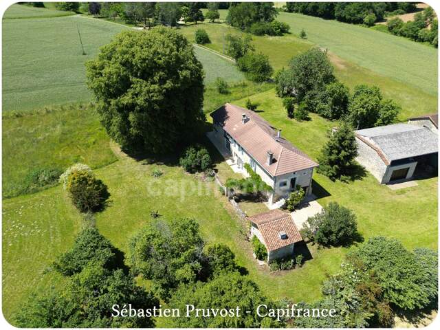 Champagnac de Belair (24), Dordogne, Maison en pierre à vendre, 211 m², 6 Pièces, Terrain 4 332 m², 5 chambres, Gîte, Atelier — photo du bien