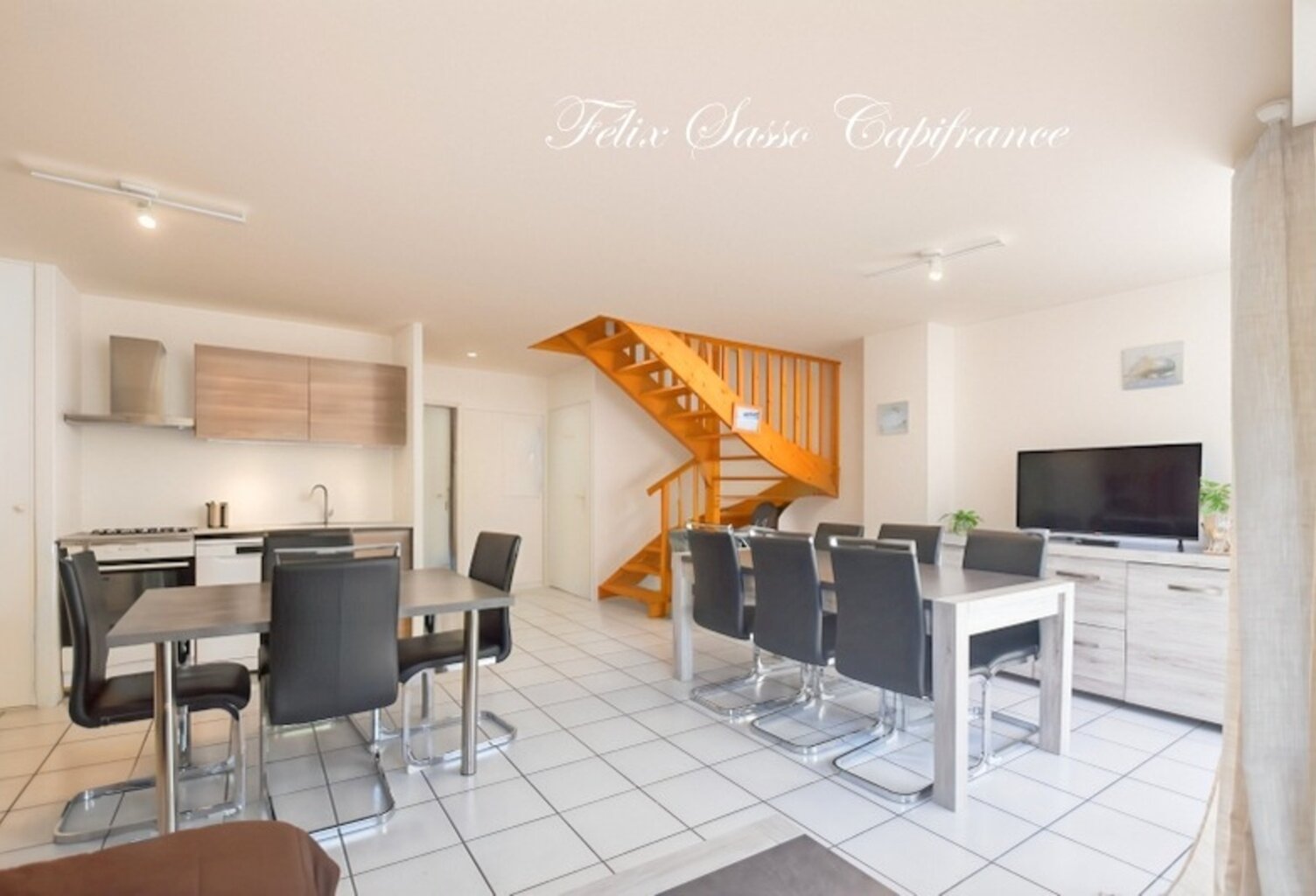 LUZ-SAINT-SAUVEUR (65), en exclusitivé, bel appartement duplex T4 au coeur du village ! — photo 1