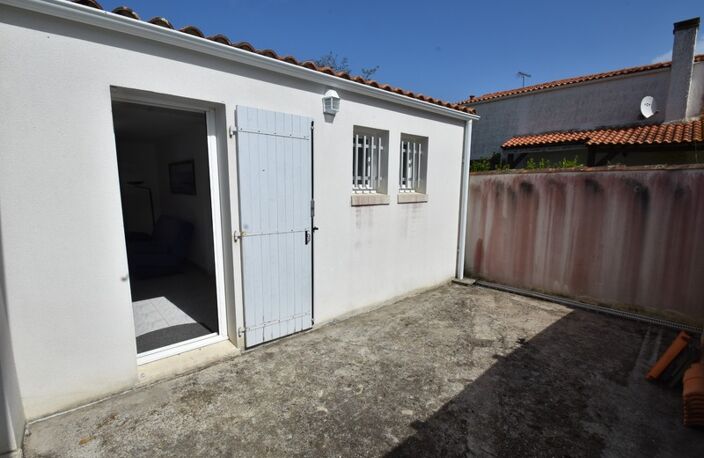 Dpt Charente Maritime (17), Ile d'Oléron, LA BREE LES BAINS, Maison à vendre 4 pièces — photo 2