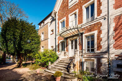 Appartement 8 pièces 3900 €