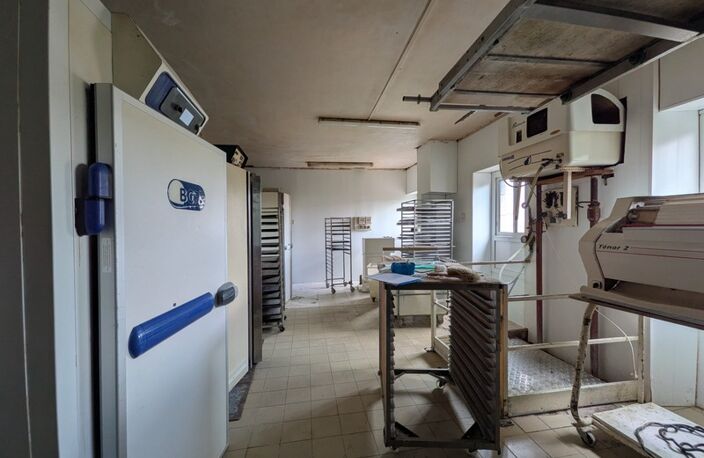 Maison à rénover 170 m² - MORTAGNE SUR SEVRE (85) — photo 2