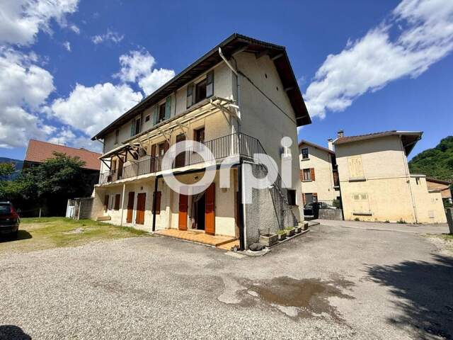À vendre – Duplex de 95 m² avec garage, atelier et jardin – Secteur mairie de Villard-Bonnot — photo du bien