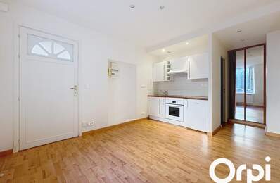   Studio à louer – Centre-ville de Saint-Flour — photo du bien
