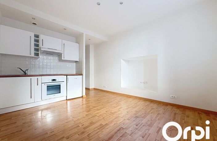   Studio à louer – Centre-ville de Saint-Flour — photo 2