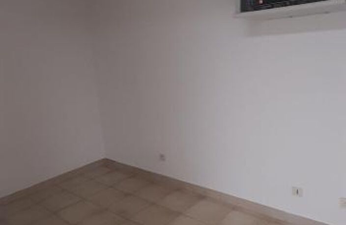À louer - locaux de 80 m² à Vinon-sur-Verdon — photo 5