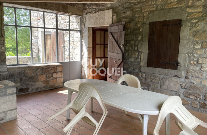 Maison Lablachère en pierre avec extérieur et fort potentiel d'aménagement 102 m2 — photo 4