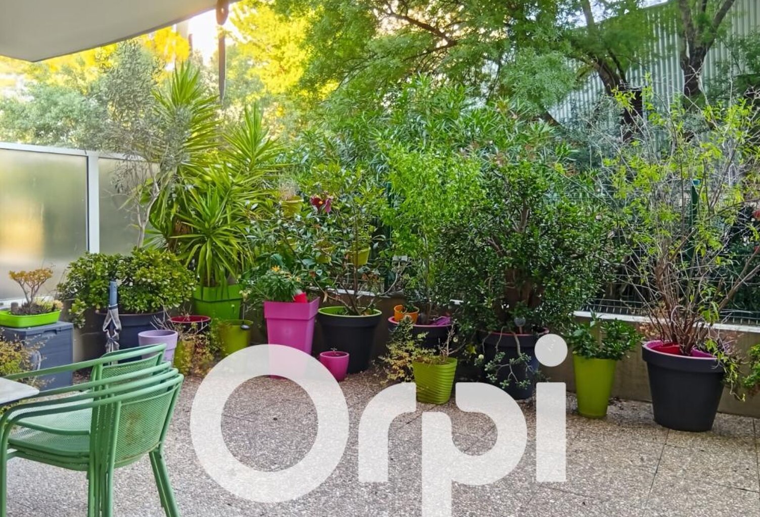 Rare à la vente — photo 1