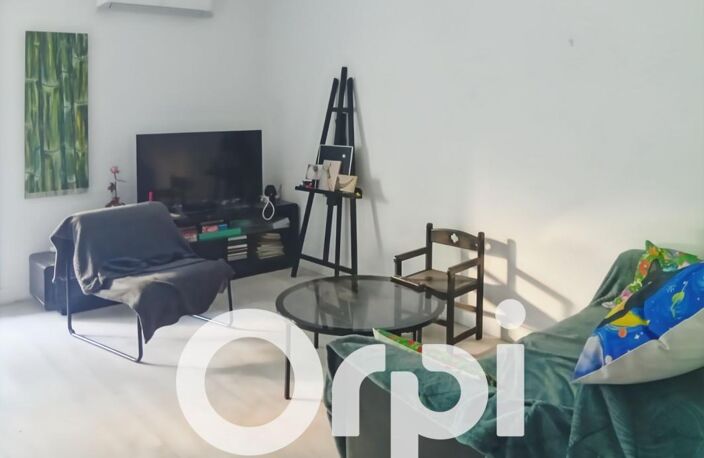 Rare à la vente — photo 3