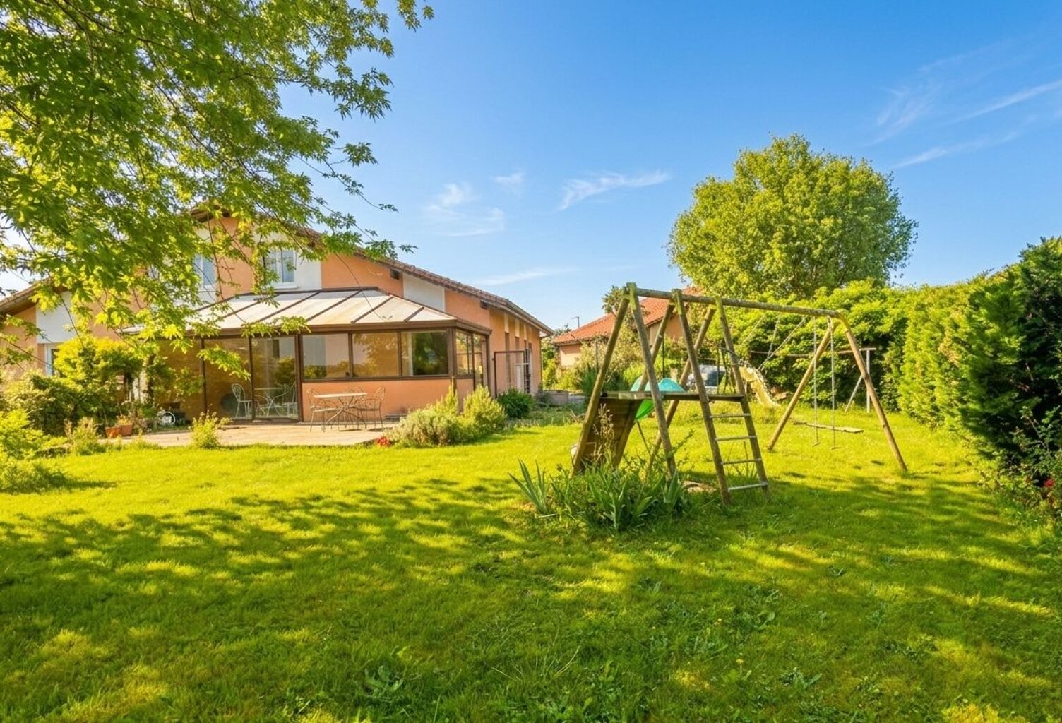 OEYRELUY - Maison familiale de 93 m² – 3 chambres – Terrain 650 m² avec Véranda et Garage — photo 1