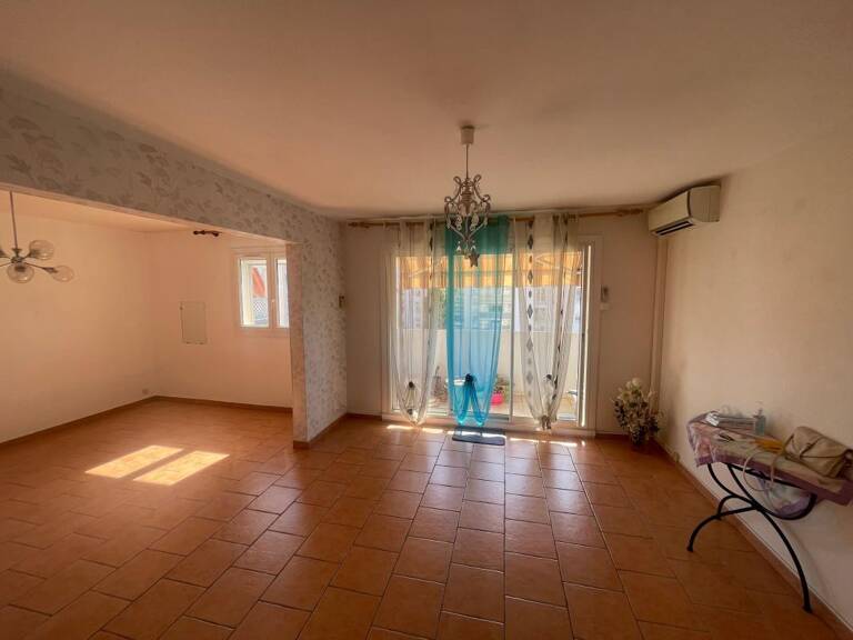 A VENDRE LA SEYNE SUR MER 83500 APPARTEMENT 3 PIECES 2 CHAMBRES DERNIER ETAGE ASCENSEUR CAVE ET PARKING PRIVATIF — photo 1