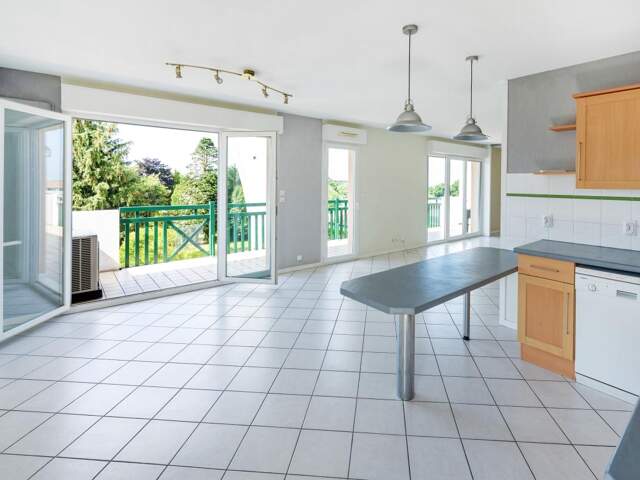 Appartement À Vendre — photo du bien