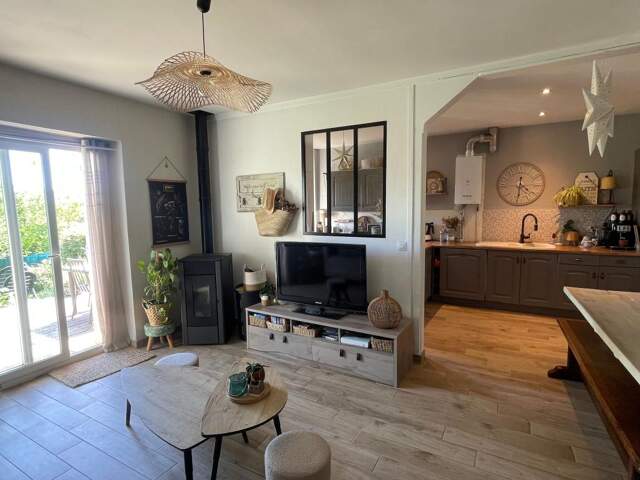 Maison familiale coup de cœur en pierres du Vexin, sur les hauteurs de Magny, 3 chambres, grand jardin et vue dégagée — photo du bien