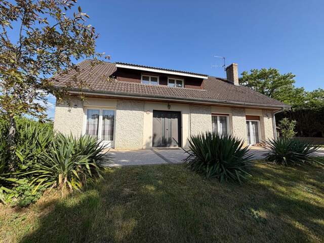 Maison indépendante de 180 m2 avec terrain de 1582 m2 — photo du bien